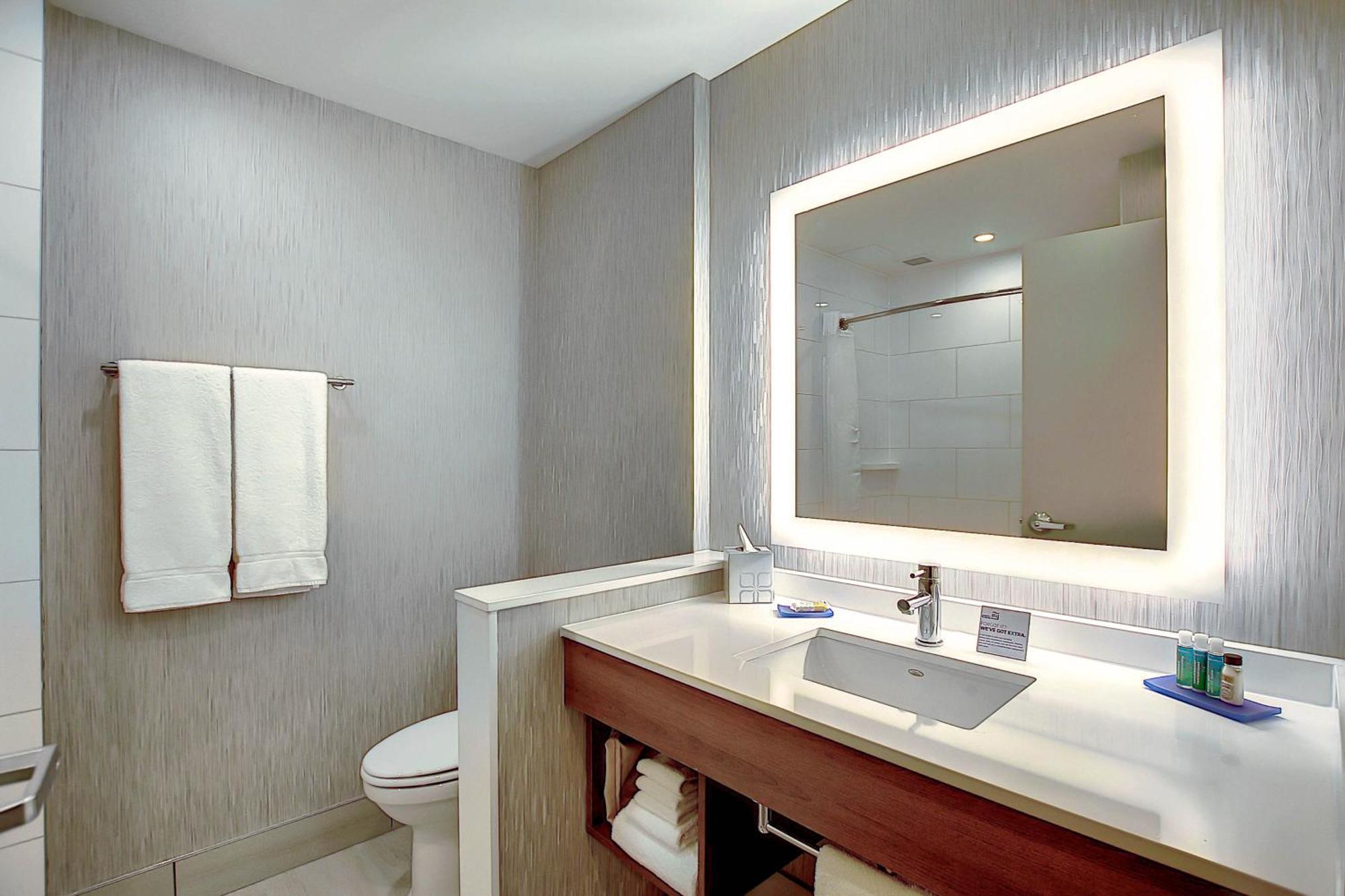 Holiday Inn Express & Suites - Calgary Airport Trail Ne By Ihg Luaran gambar