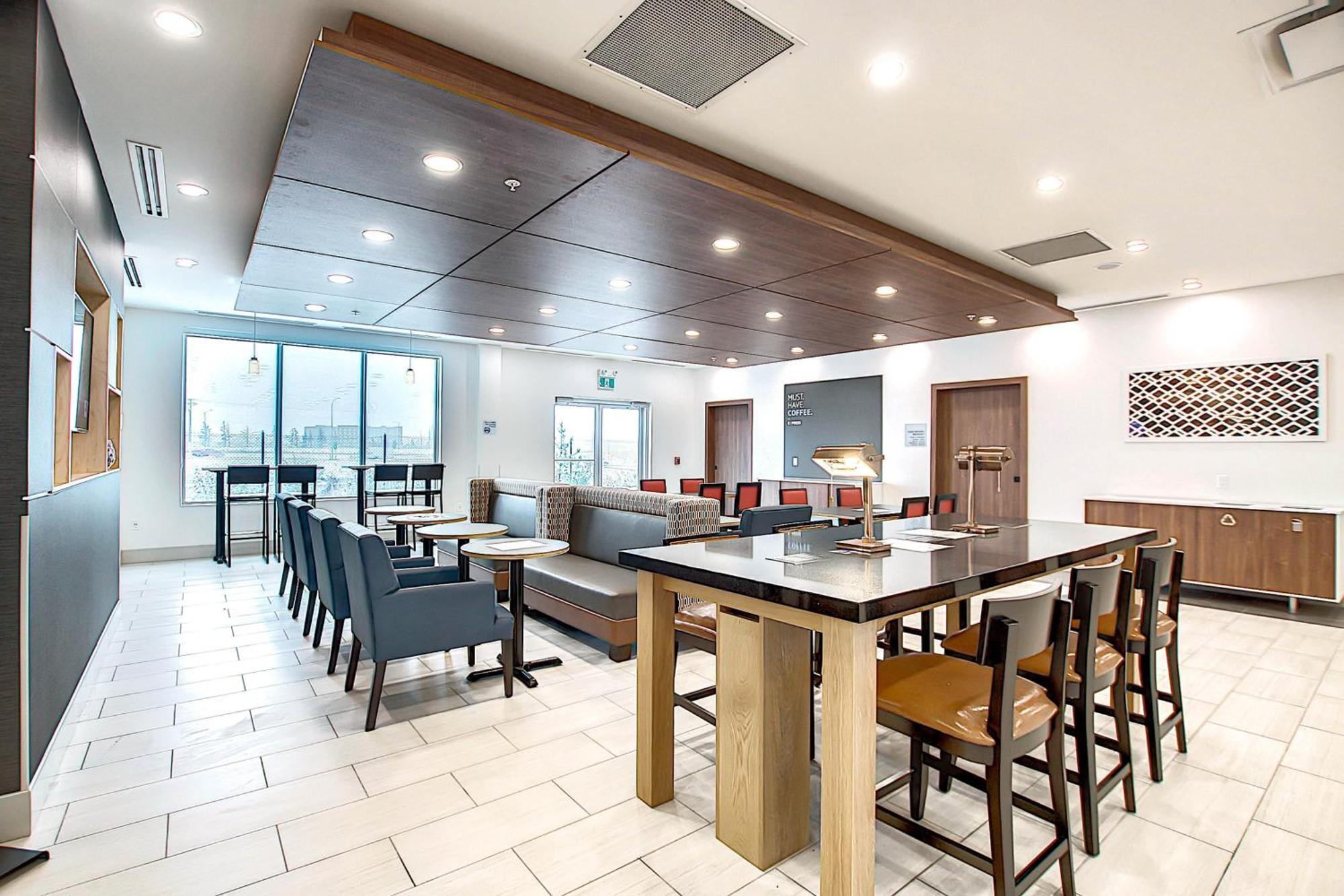 Holiday Inn Express & Suites - Calgary Airport Trail Ne By Ihg Luaran gambar